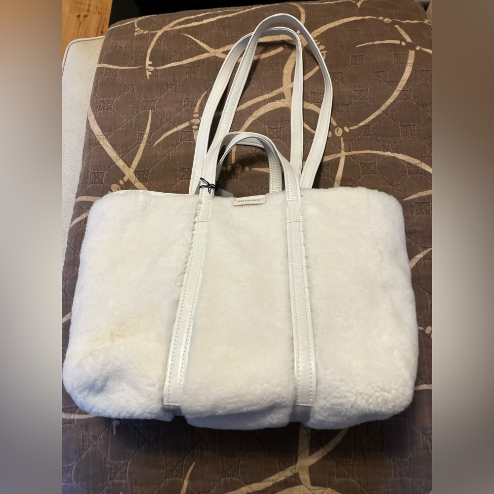 Brand new Balenciaga Barbes E - W shearling tote medium in white